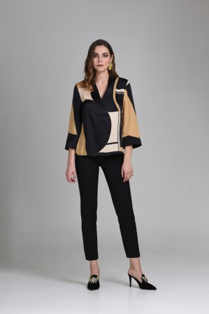 ESTEL Μπλούζα σε άνετη γραμμή