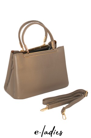 Τσάντα χειρός σε μικρό μέγεθος