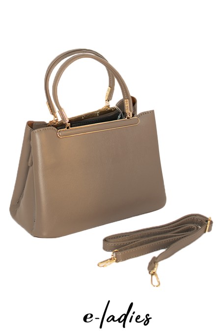 Τσάντα χειρός σε μικρό μέγεθος